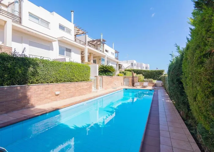 Sunset Spacious Maisonette With Pool